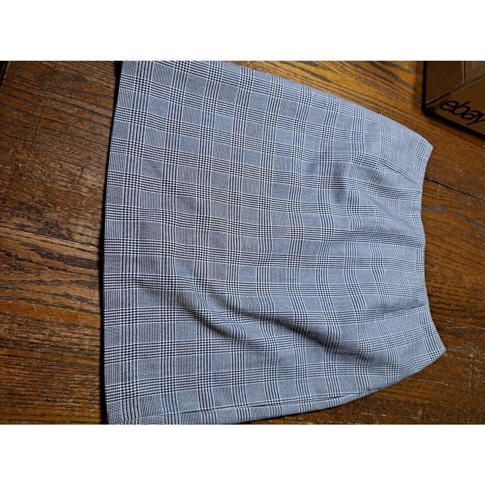 Size 10 Alia Black White Houndstooth Rear Zip Lined Skirt